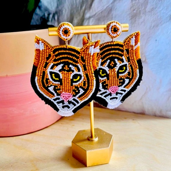 Beaded Tiger Earrings - Picture 1 of 2